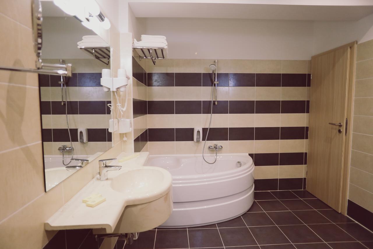 C&C Residence Hotel Bacău Room photo